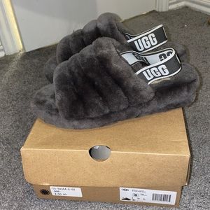 Women UGG fluff slides Only worn twice